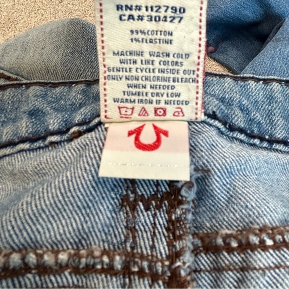 TRUE Religion women's light wash cropped brown embroidered pocket denim jeans 31 - Picture 5 of 10